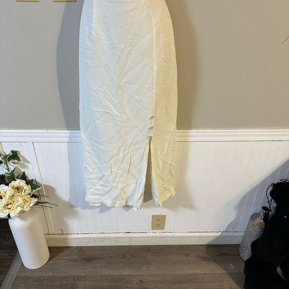 Studio C Cream Pencil Skirt - Picture 3 of 6